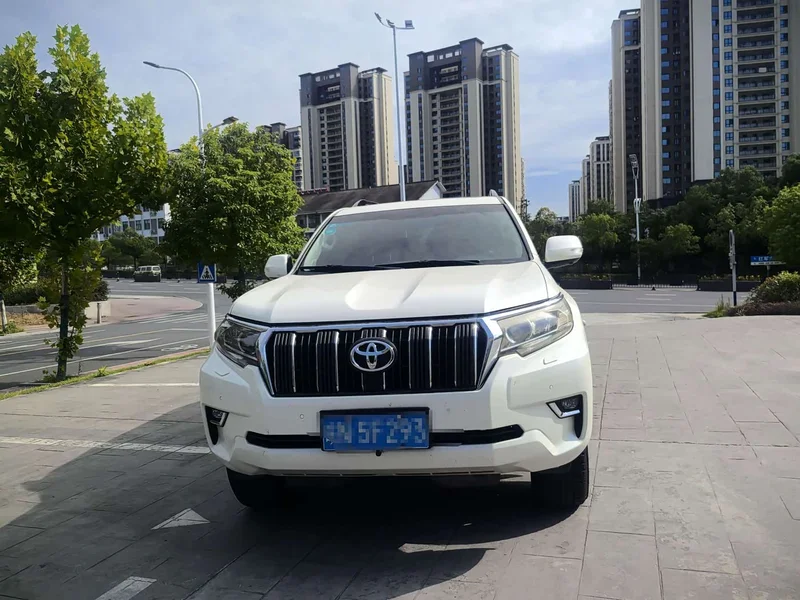 Toyota Prado — фото 2