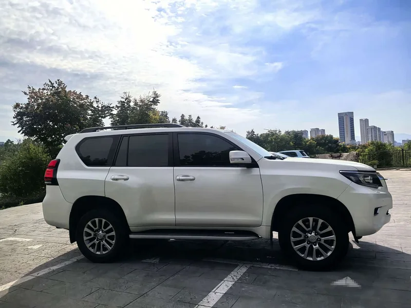 Toyota Prado — фото 4
