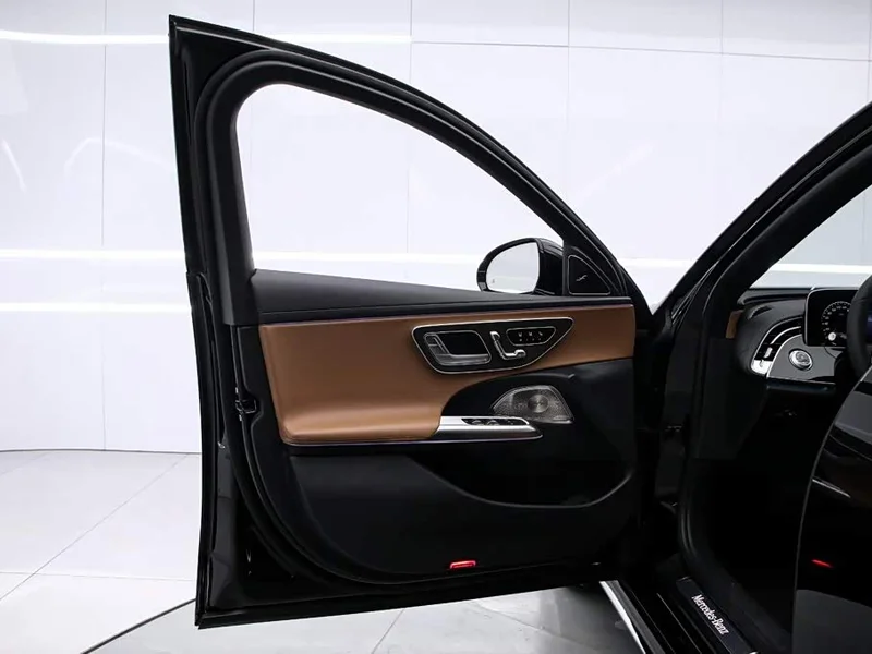 Mercedes-Benz E-Class — фото 12