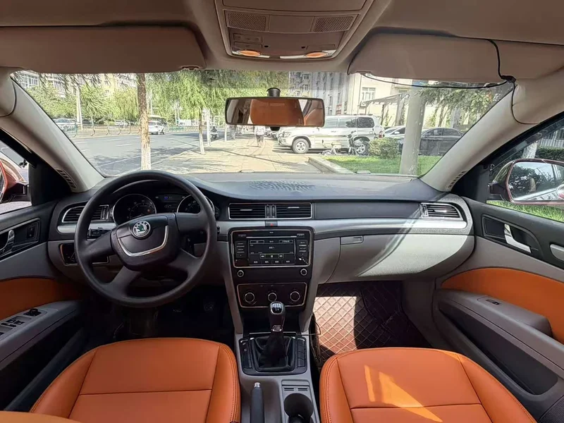 Volkswagen Superb — фото 8