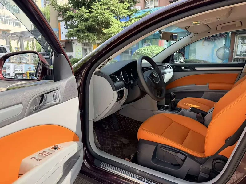 Volkswagen Superb — фото 9