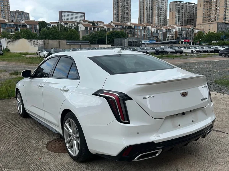 Cadillac CT4 — фото 7