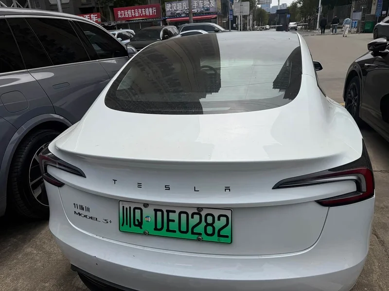 Tesla Model 3 — фото 8