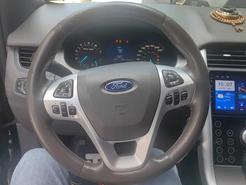 Ford Edge — фото 15