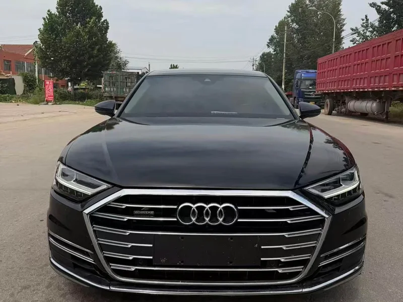 Audi A8 — фото 2