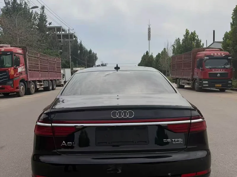 Audi A8 — фото 8