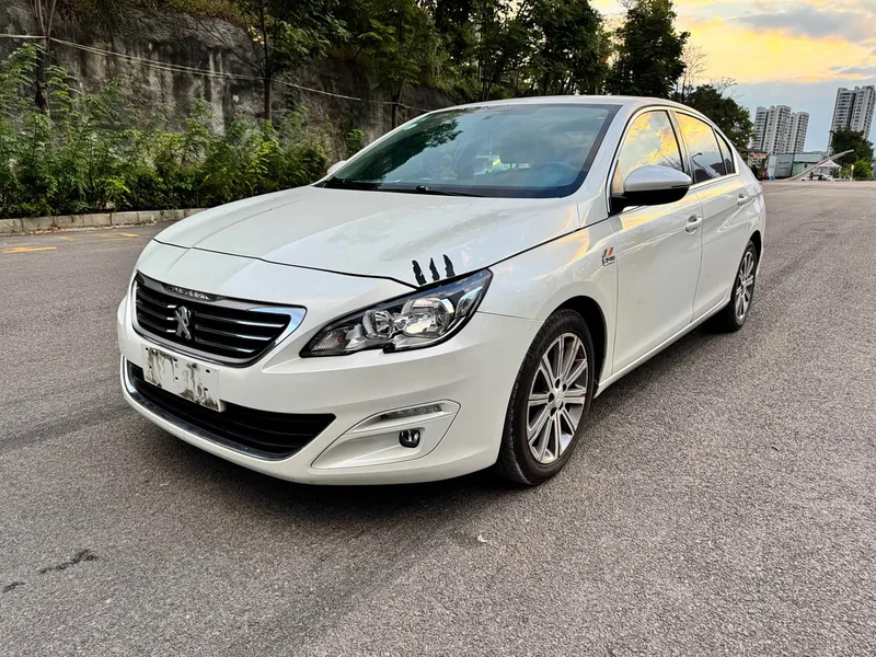 Peugeot 408