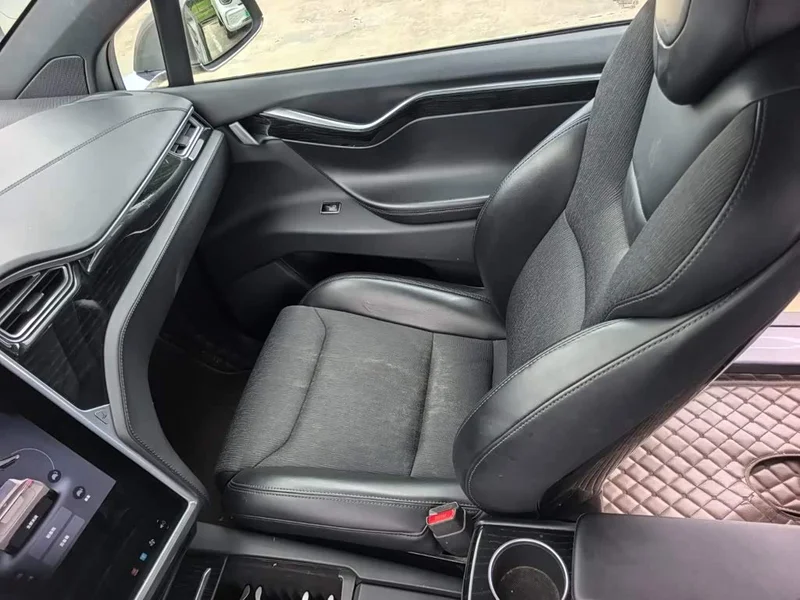 Tesla Model X — фото 15