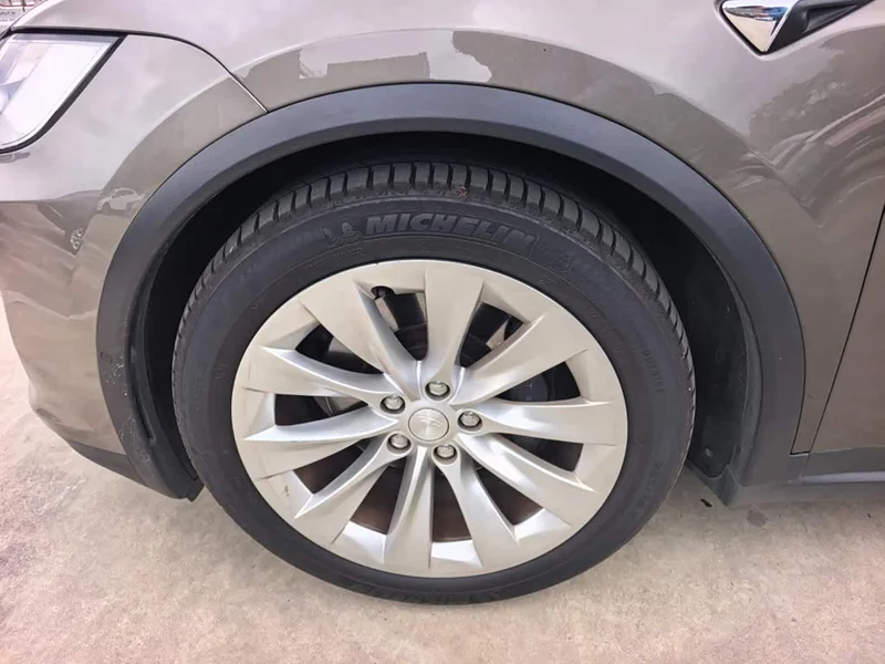 Tesla Model X — фото 7