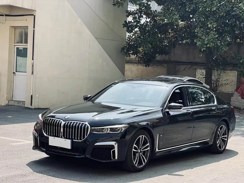 BMW 7-Series — фото 1