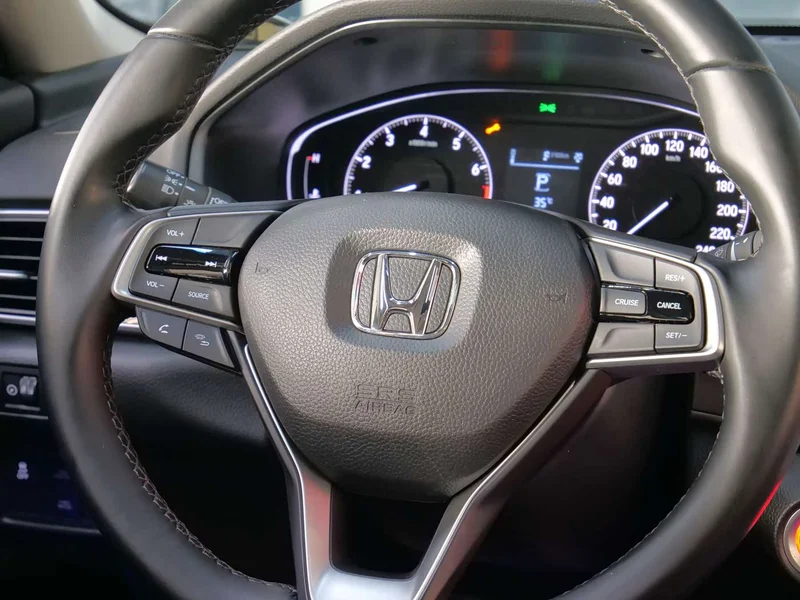 Honda Accord — фото 11