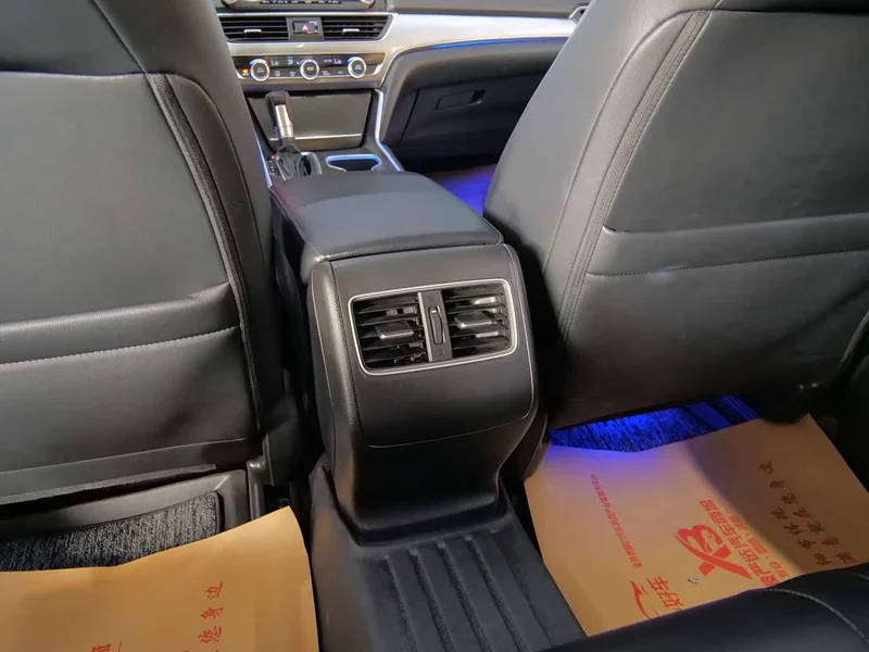 Honda Accord — фото 16