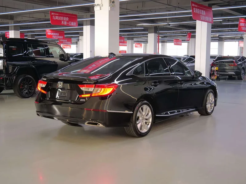 Honda Accord — фото 5