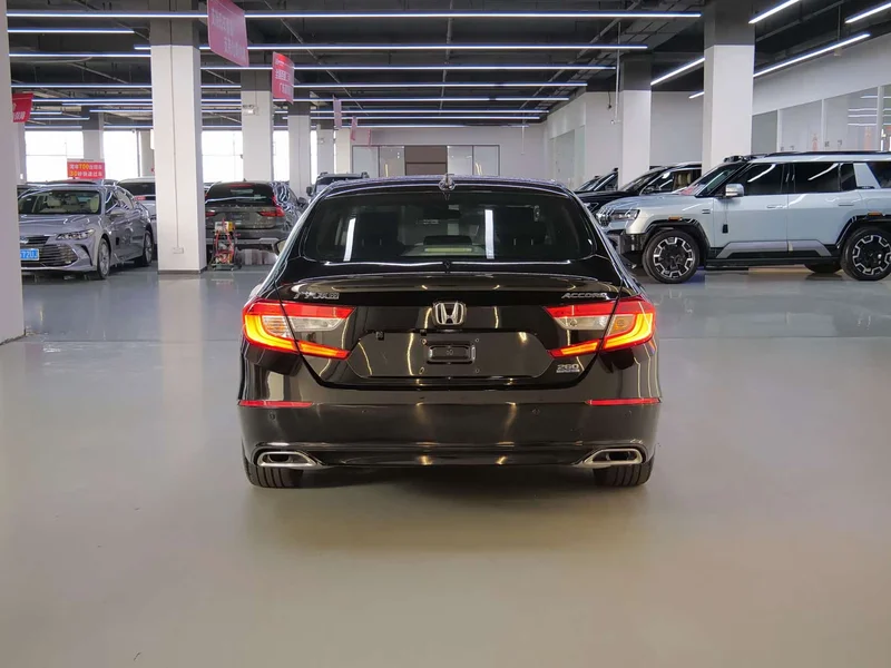 Honda Accord — фото 6