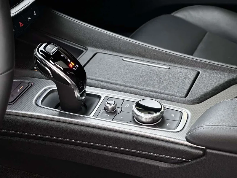 Cadillac CT5 — фото 11