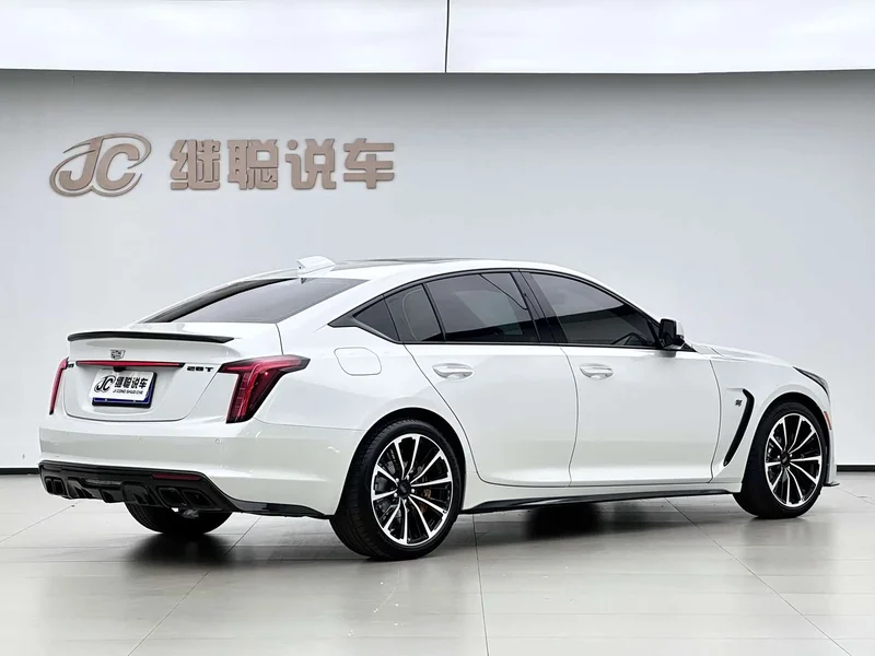 Cadillac CT5 — фото 3