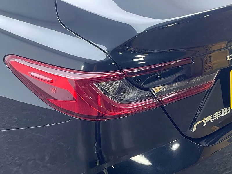 Toyota Camry — фото 12