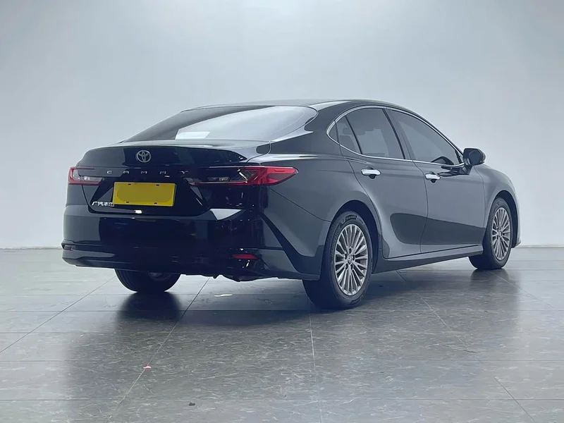 Toyota Camry — фото 4