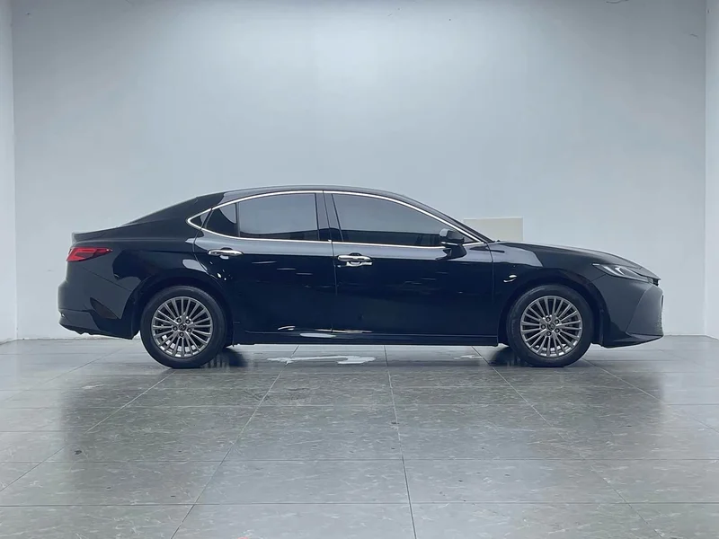 Toyota Camry — фото 9
