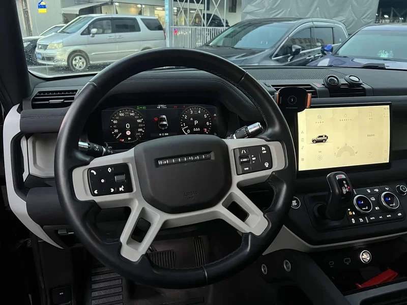 Land Rover Defender — фото 12