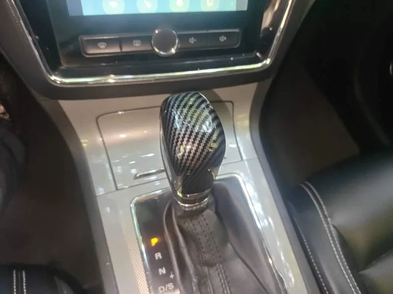 Roewe RX5 — фото 10