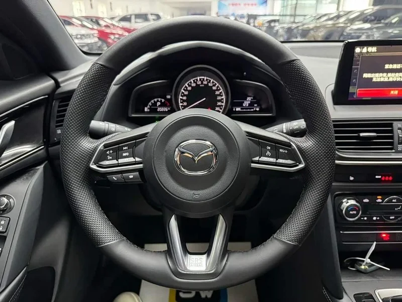 Mazda CX-4 — фото 11