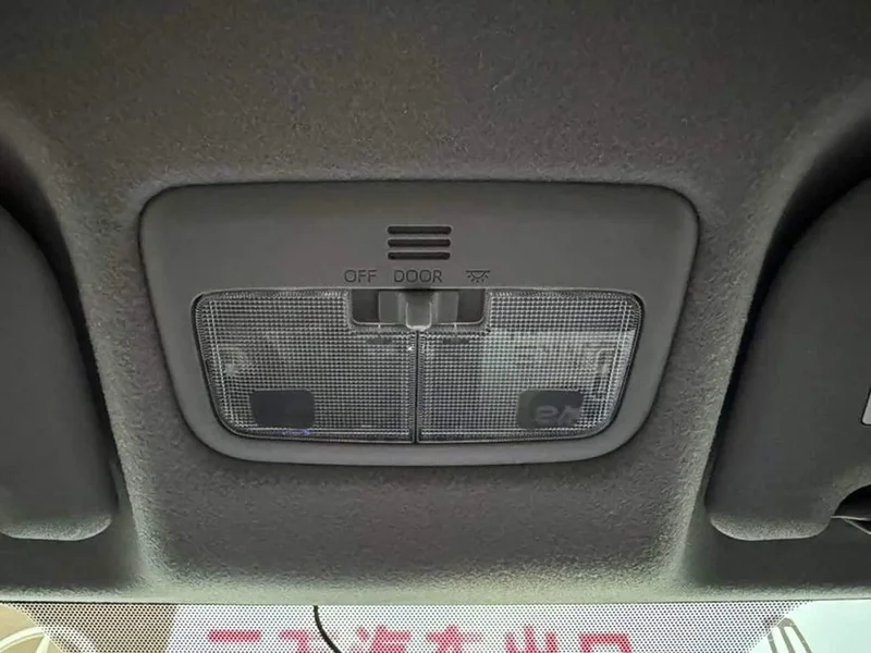Toyota Yaris L — фото 14