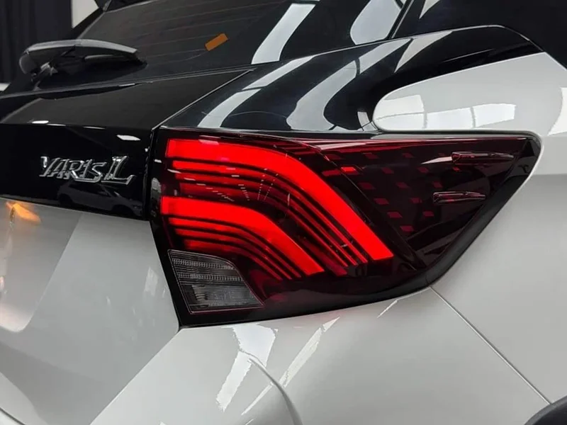 Toyota Yaris L — фото 20