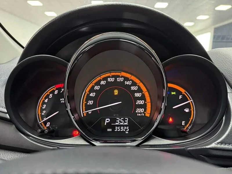 Toyota Yaris L — фото 22