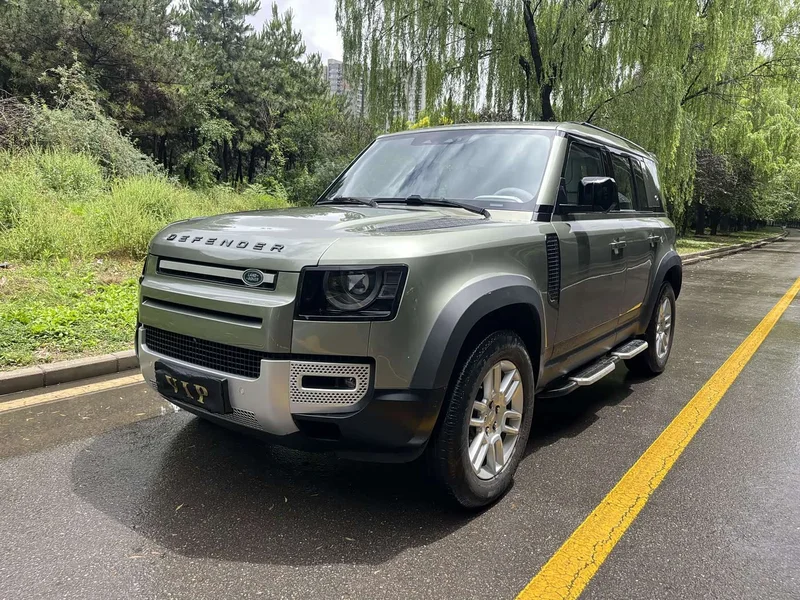 Land Rover Defender — фото 1