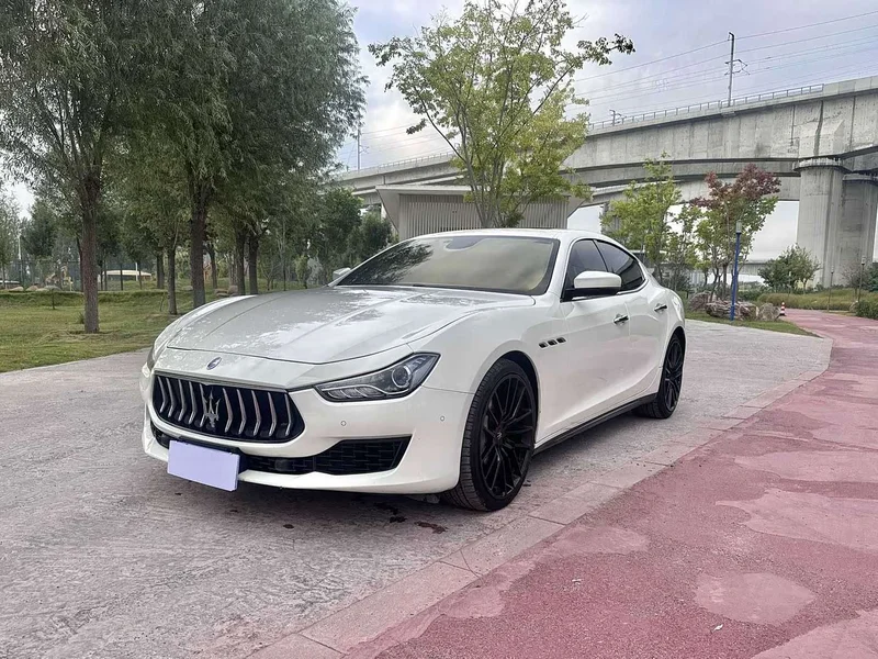 Maserati Ghibli — фото 1