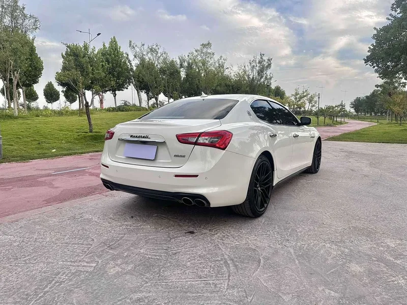 Maserati Ghibli — фото 9