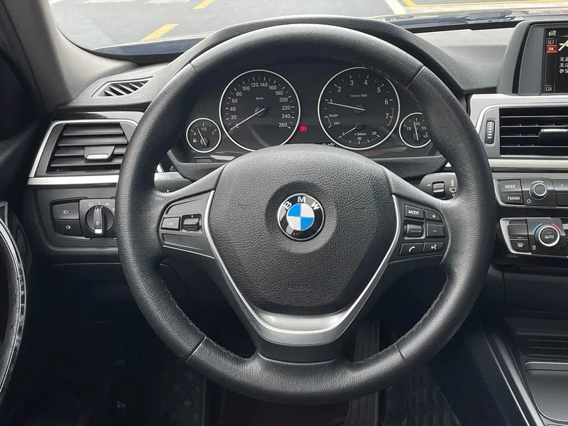 BMW 3-Series — фото 11
