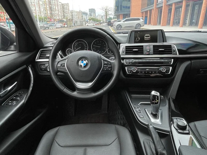BMW 3-Series — фото 10
