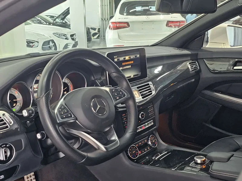 Mercedes-Benz CLS — фото 12