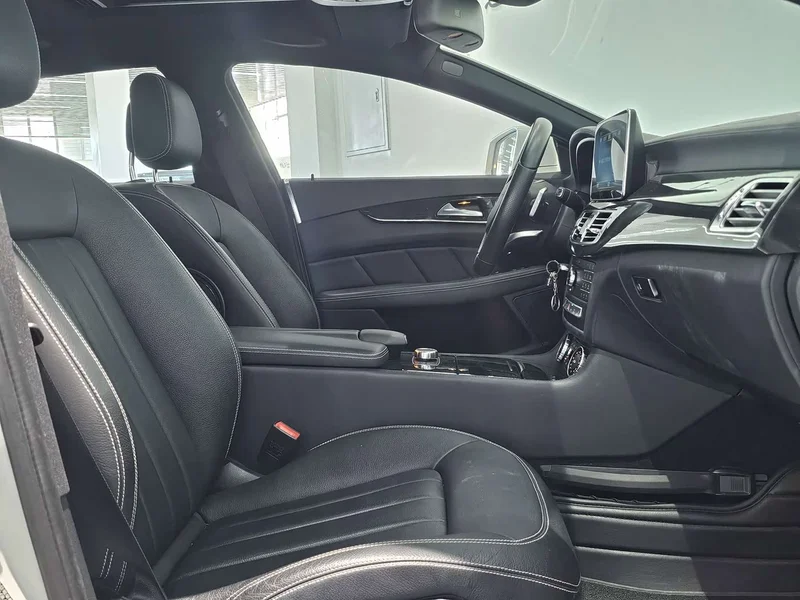 Mercedes-Benz CLS — фото 18
