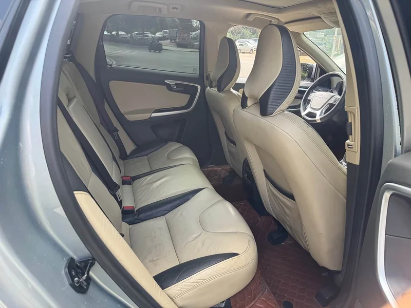Volvo XC60 (Imported) — фото 11