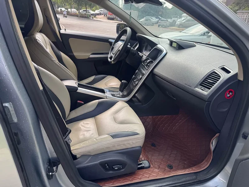 Volvo XC60 (Imported) — фото 12