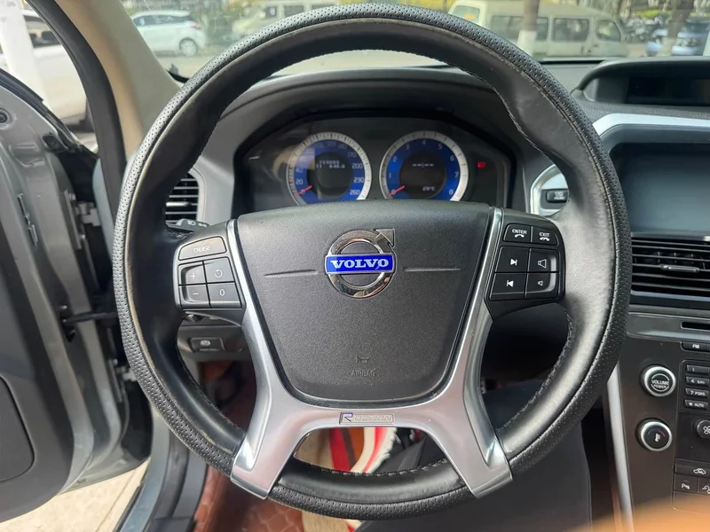 Volvo XC60 (Imported) — фото 15