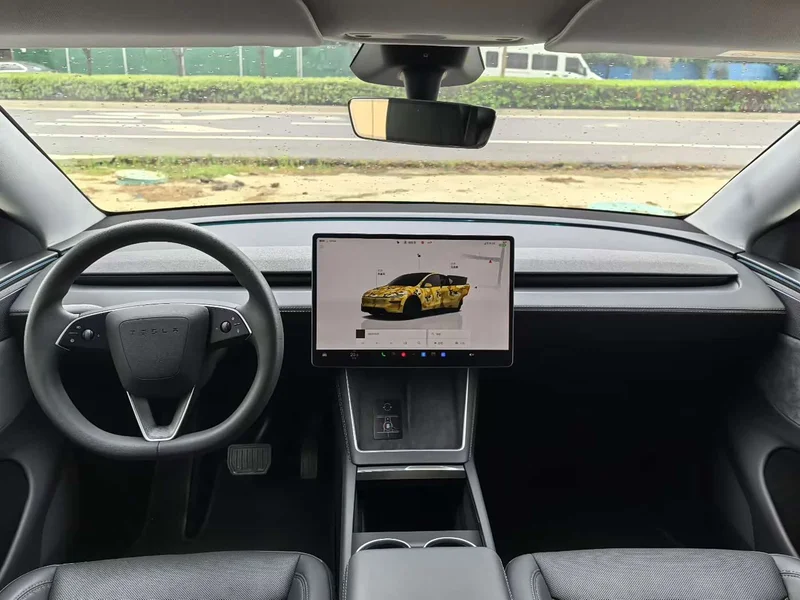 Tesla Model Y — фото 6