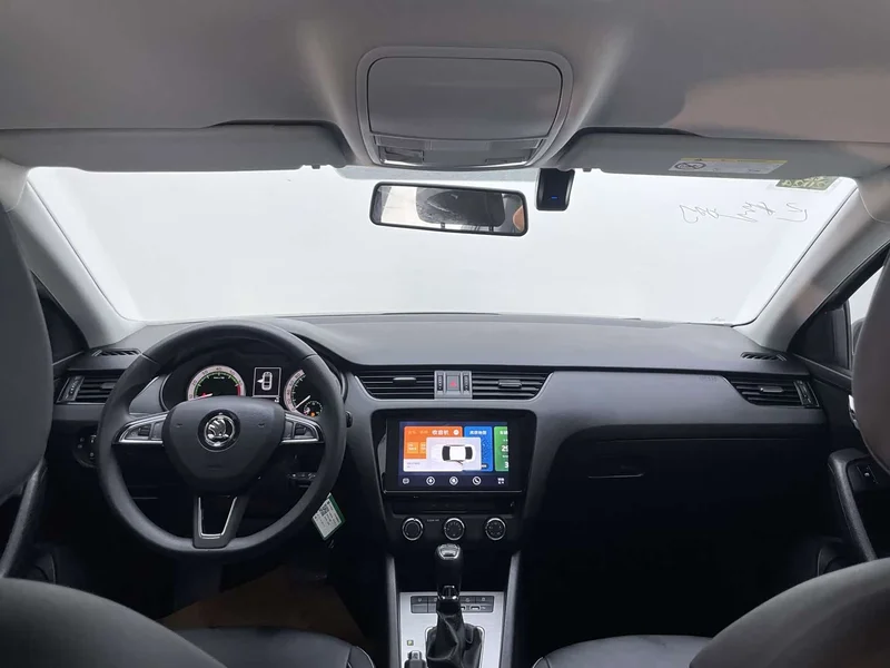 Volkswagen Octavia — фото 15