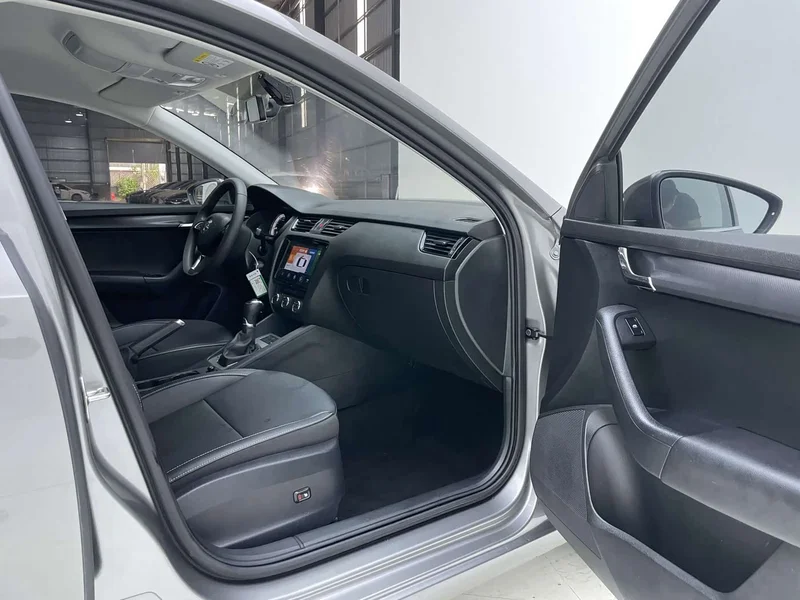 Volkswagen Octavia — фото 30