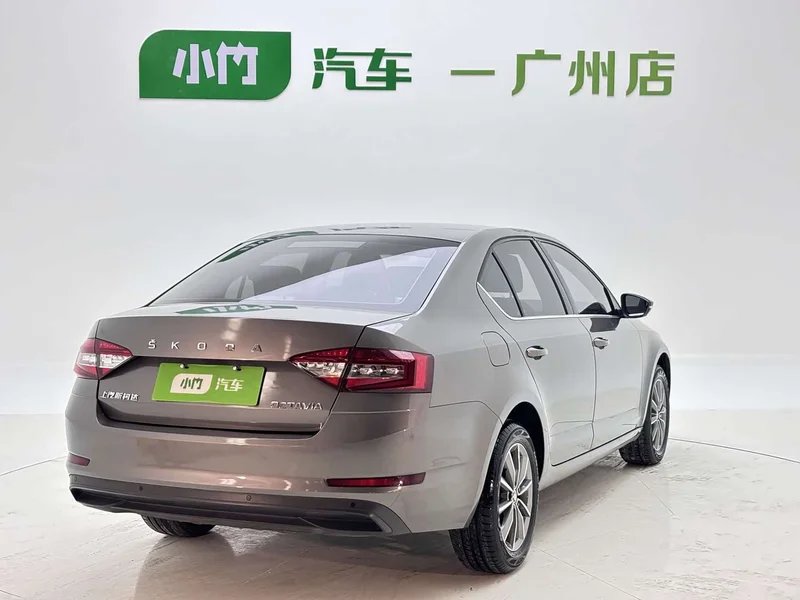 Volkswagen Octavia — фото 5