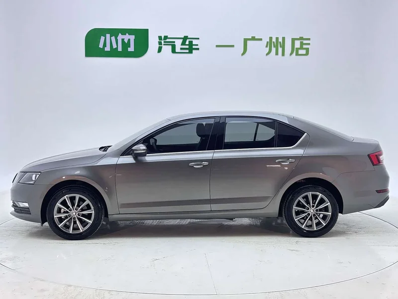 Volkswagen Octavia — фото 7
