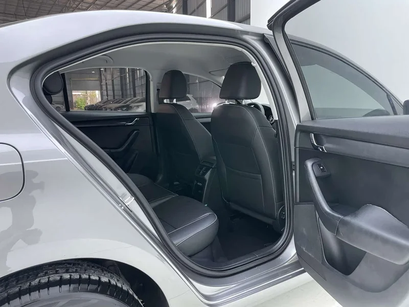 Volkswagen Octavia — фото 9