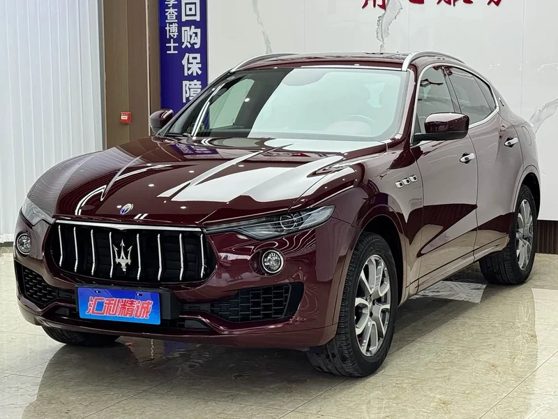 Maserati Levante — фото 1