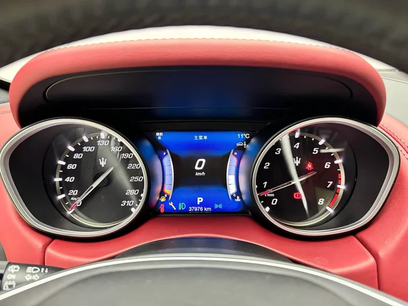 Maserati Levante — фото 13