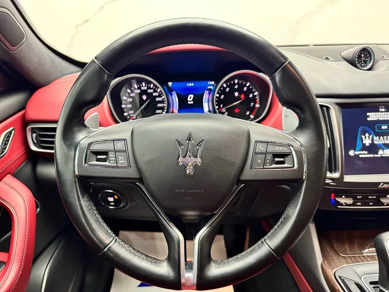 Maserati Levante — фото 10