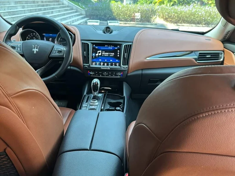 Maserati Levante — фото 13