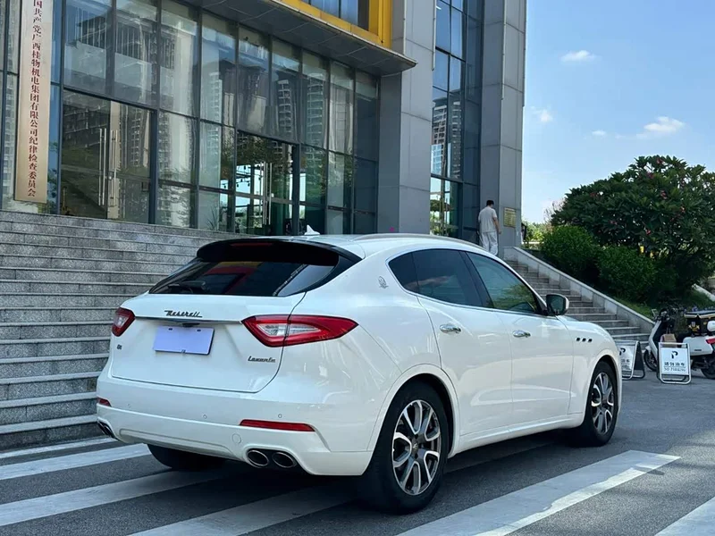 Maserati Levante — фото 6